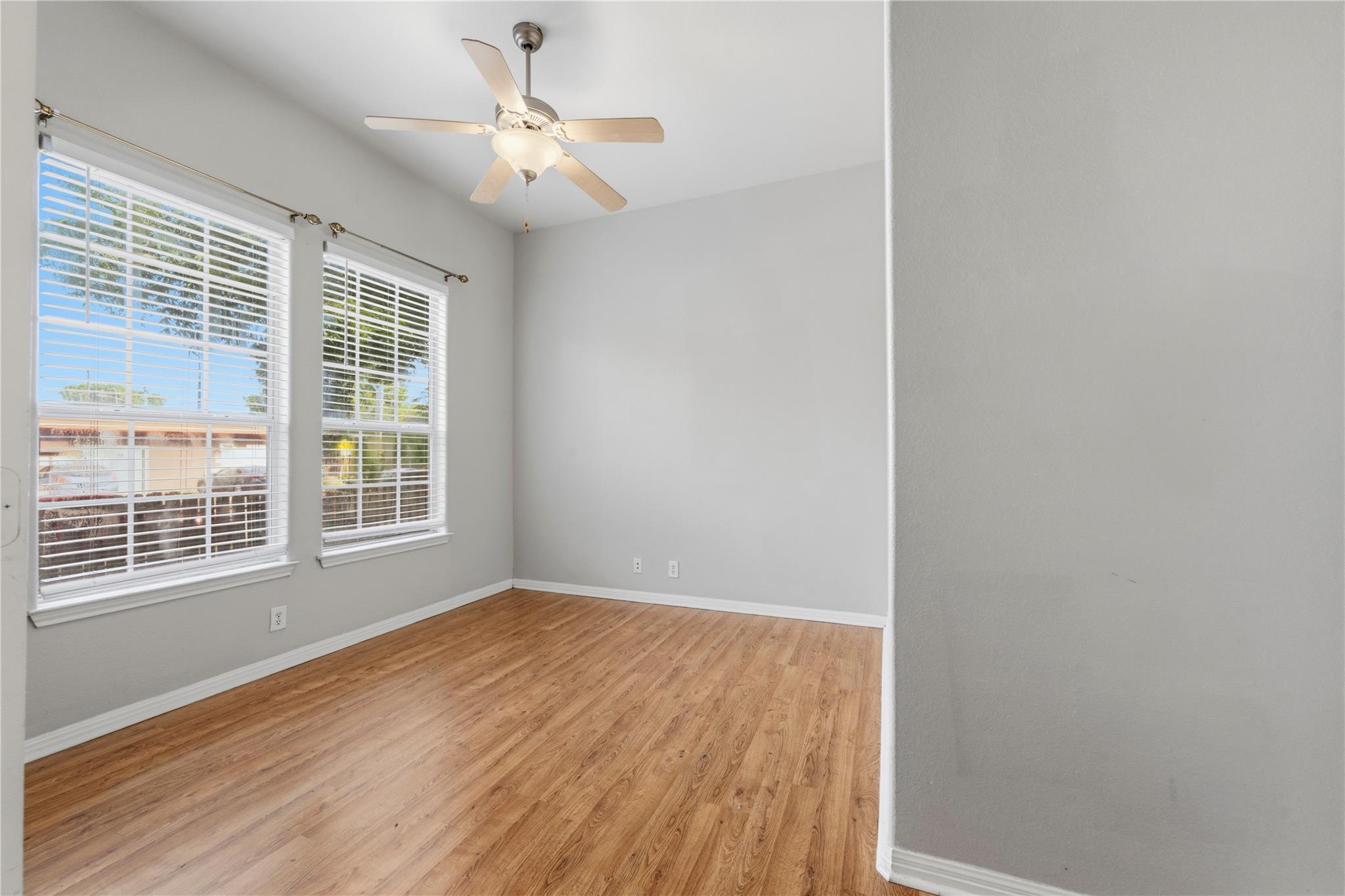 5102 Caswell Ave #a Property Photo 3
