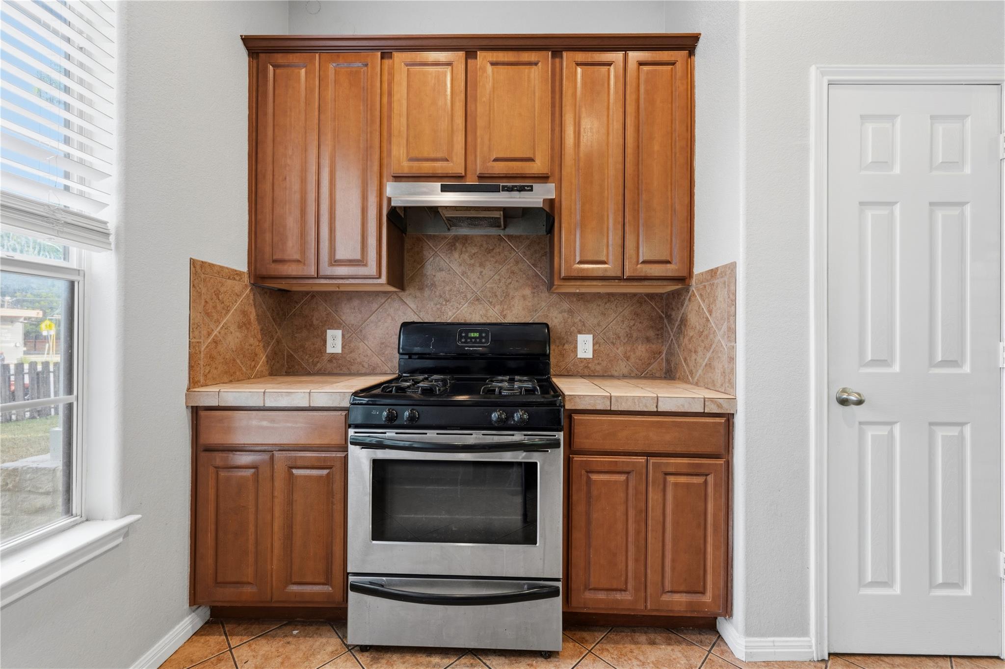 5102 Caswell Ave #a Property Photo 7