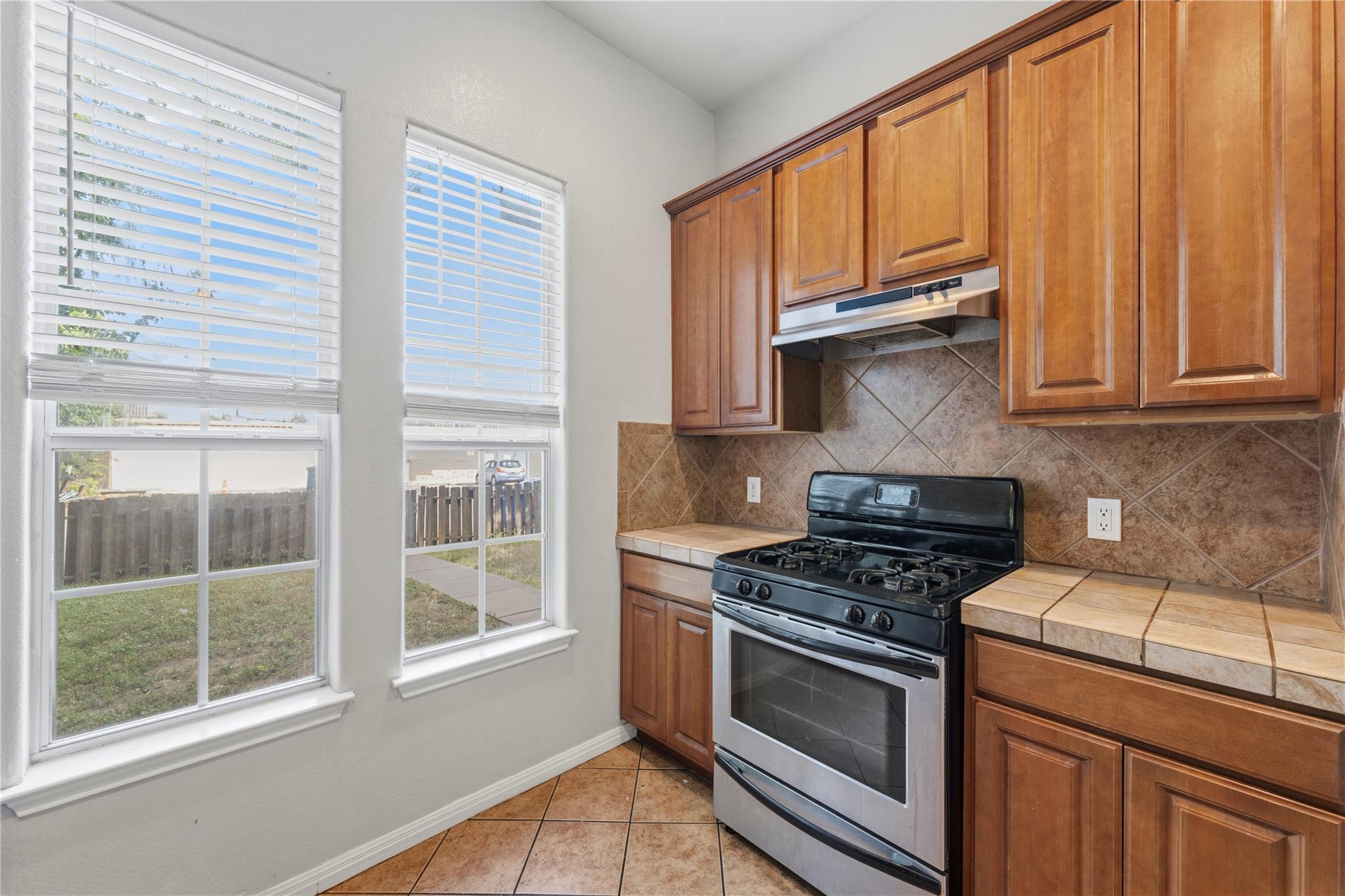 5102 Caswell Ave #a Property Photo 8