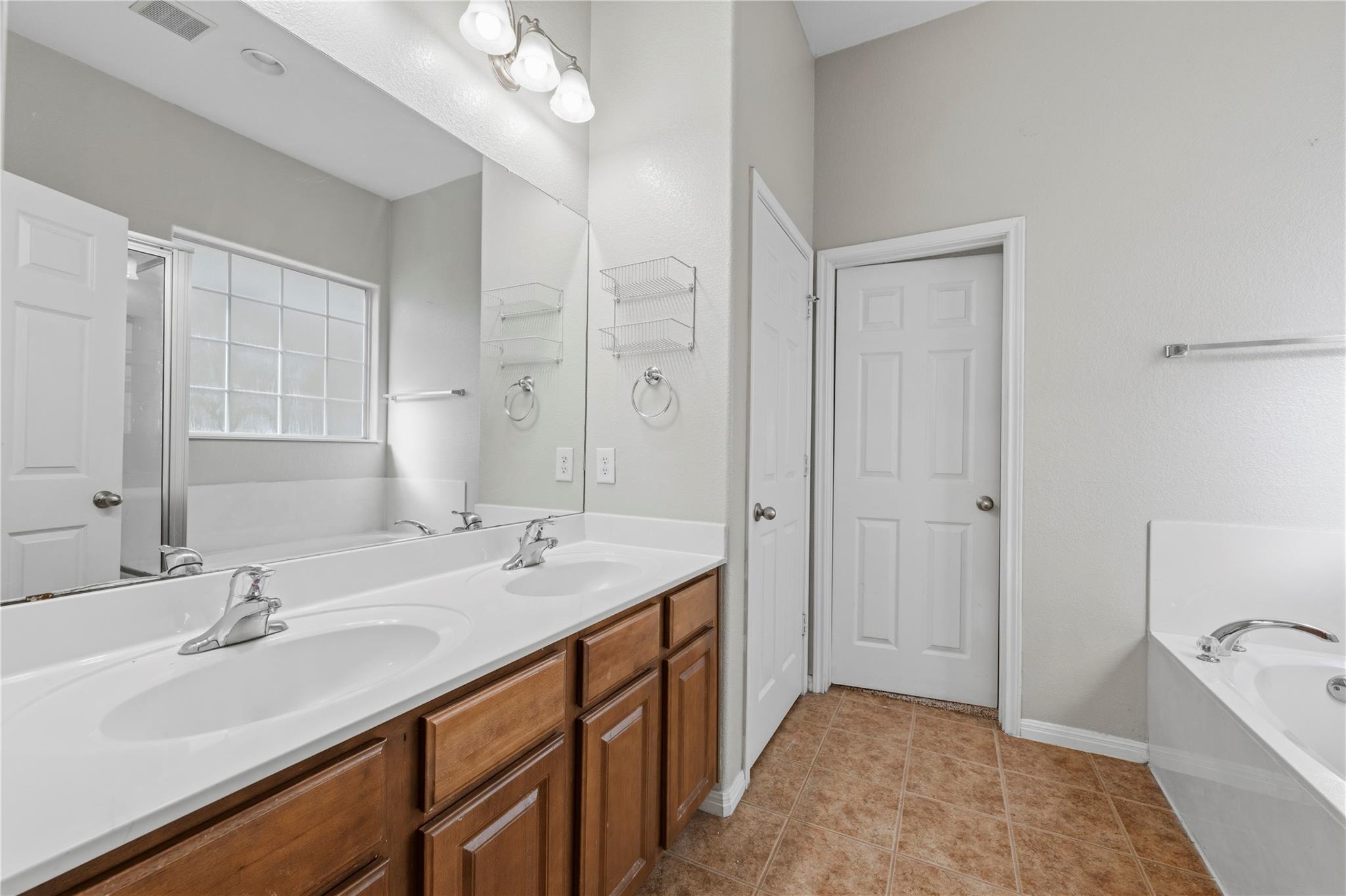 5102 Caswell Ave #a Property Photo 19