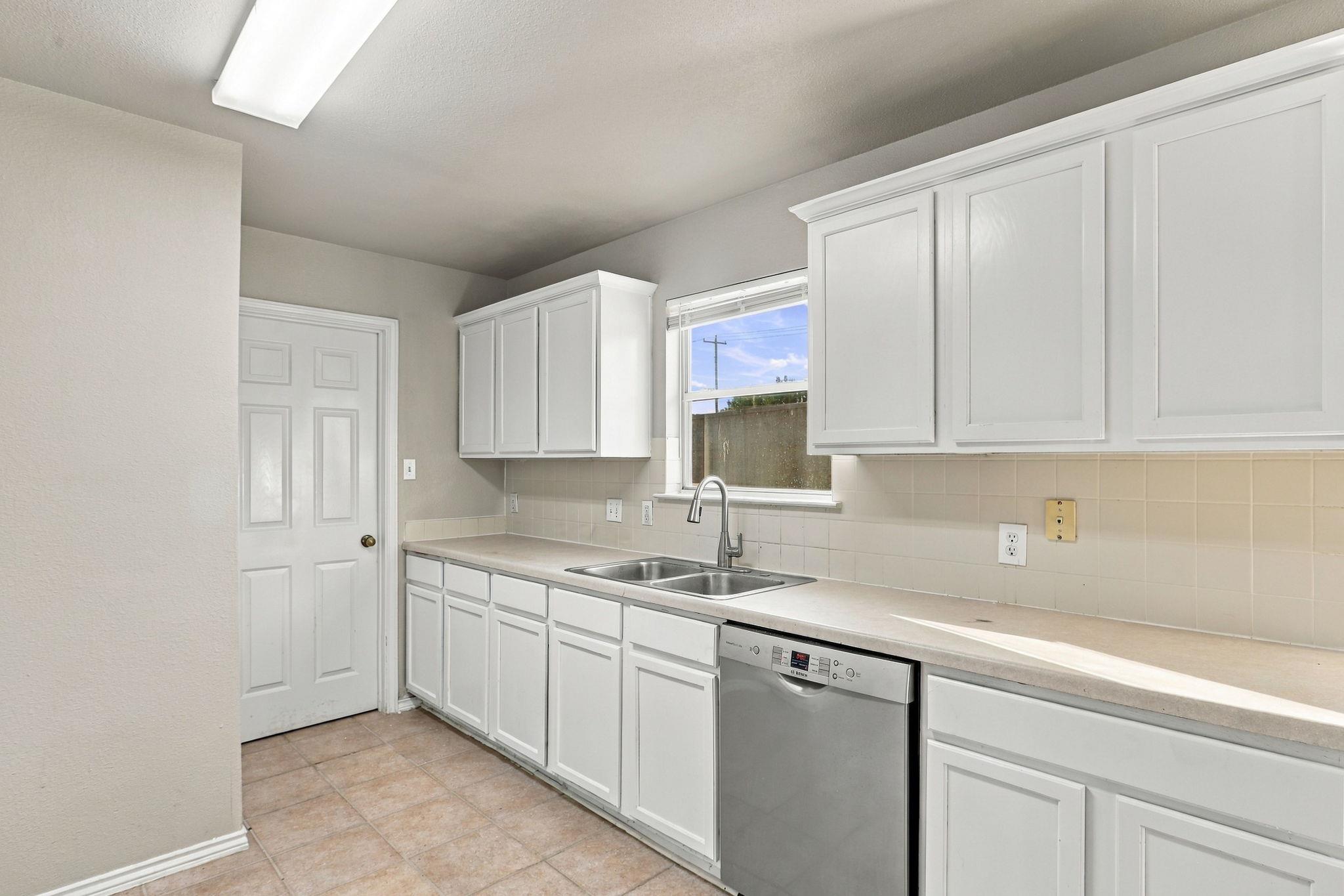 1830 Wallin Loop Property Photo 6