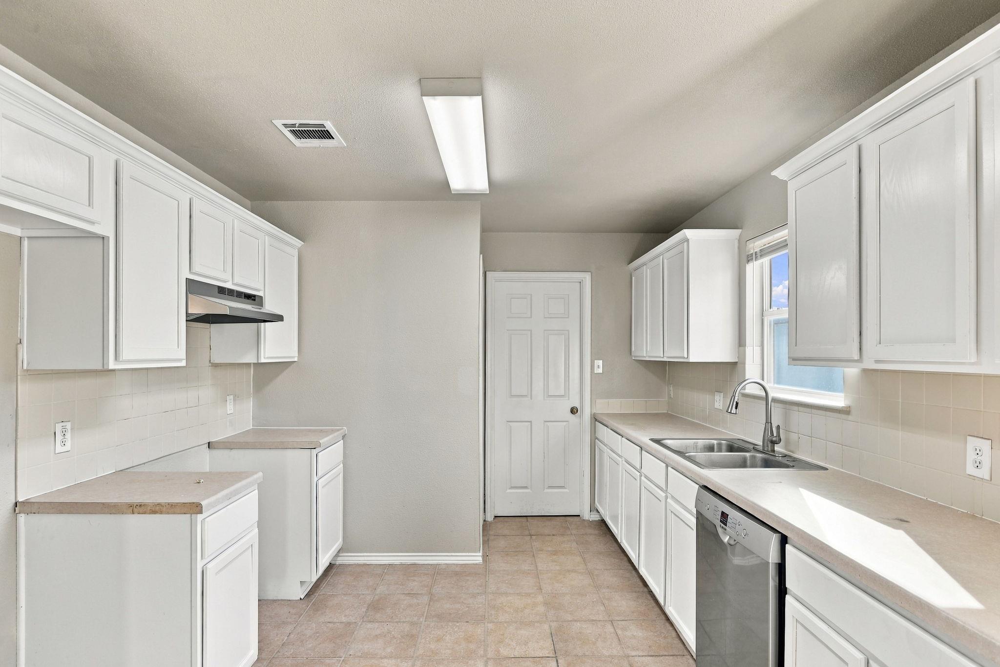 1830 Wallin Loop Property Photo 8