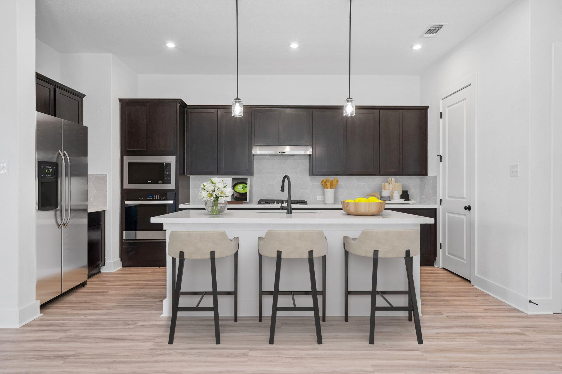 1161 Silver Dollar Trl Property Photo 3