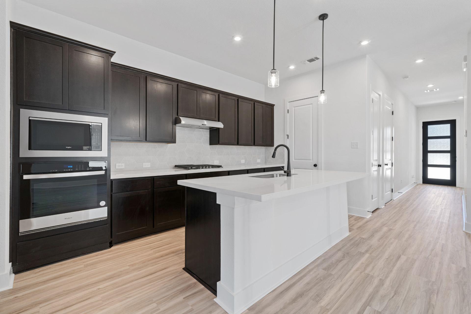 1161 Silver Dollar Trl Property Photo 8