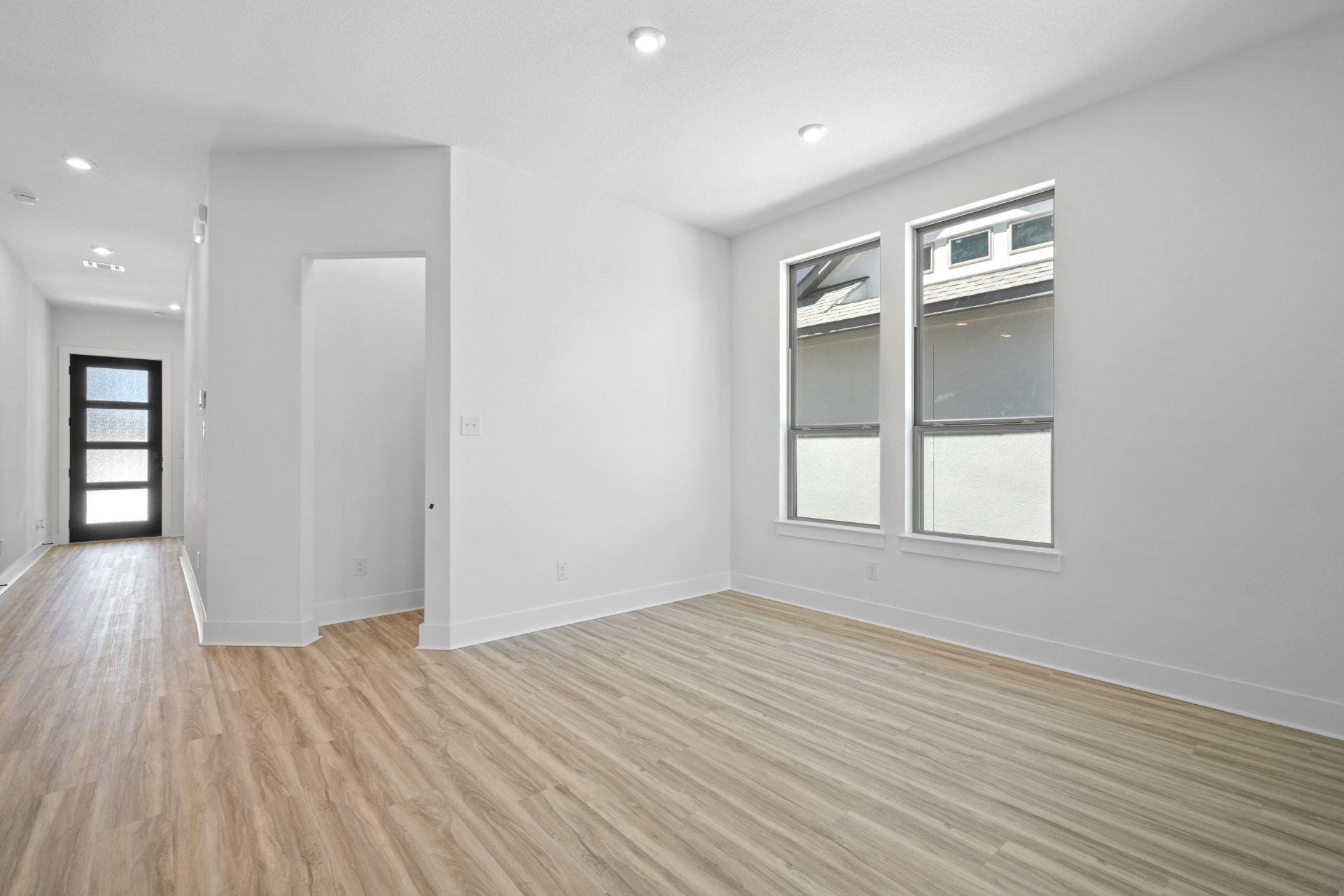 1161 Silver Dollar Trl Property Photo 11