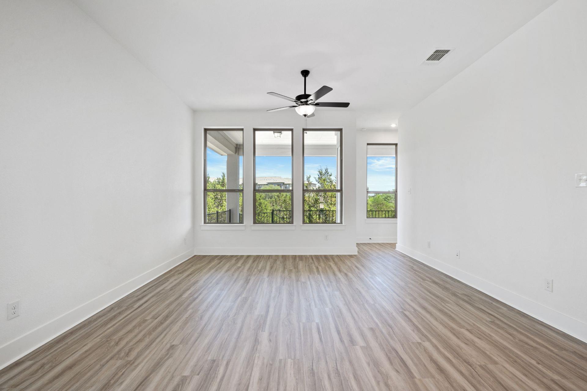 1161 Silver Dollar Trl Property Photo 12