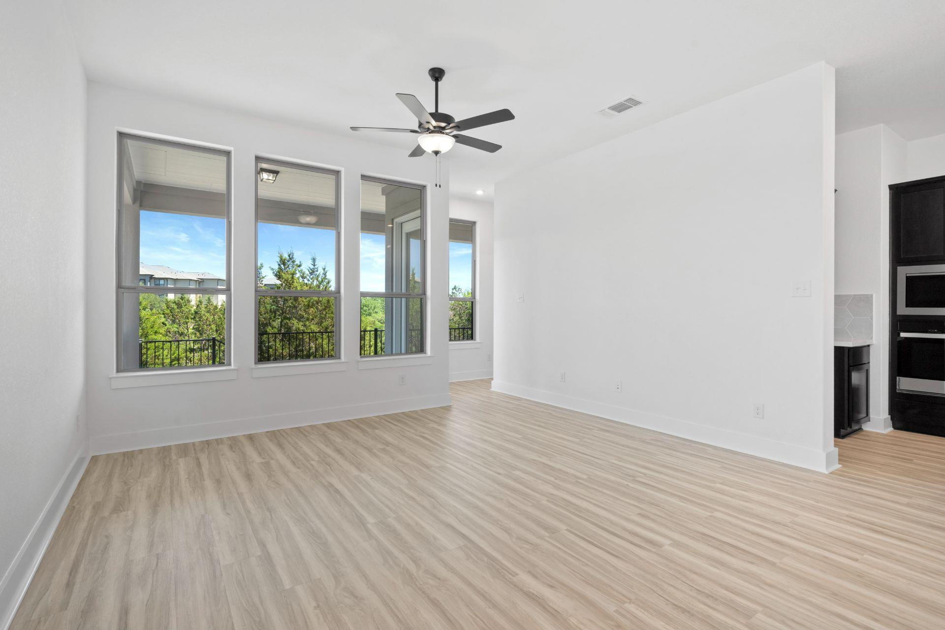 1161 Silver Dollar Trl Property Photo 13