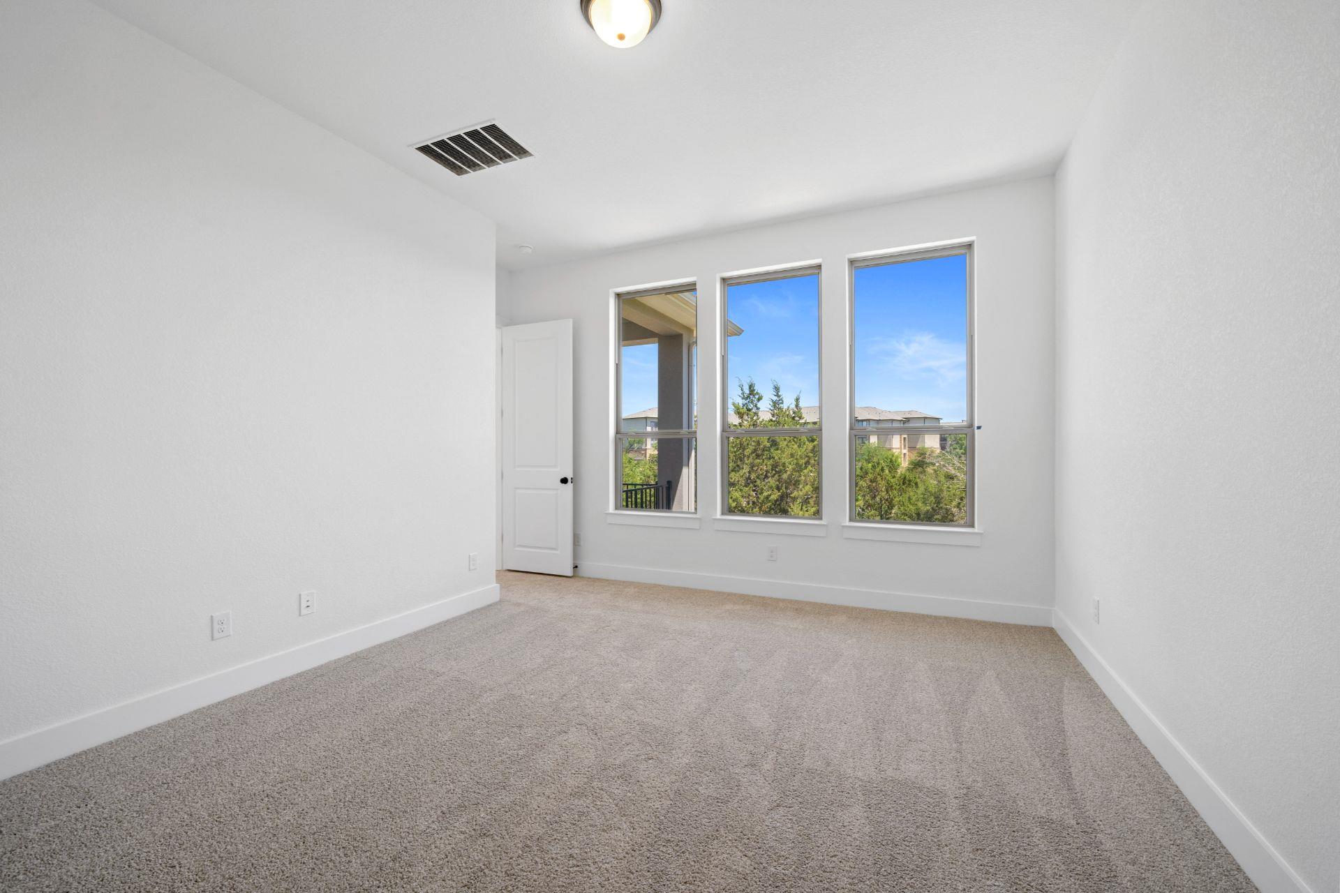 1161 Silver Dollar Trl Property Photo 15