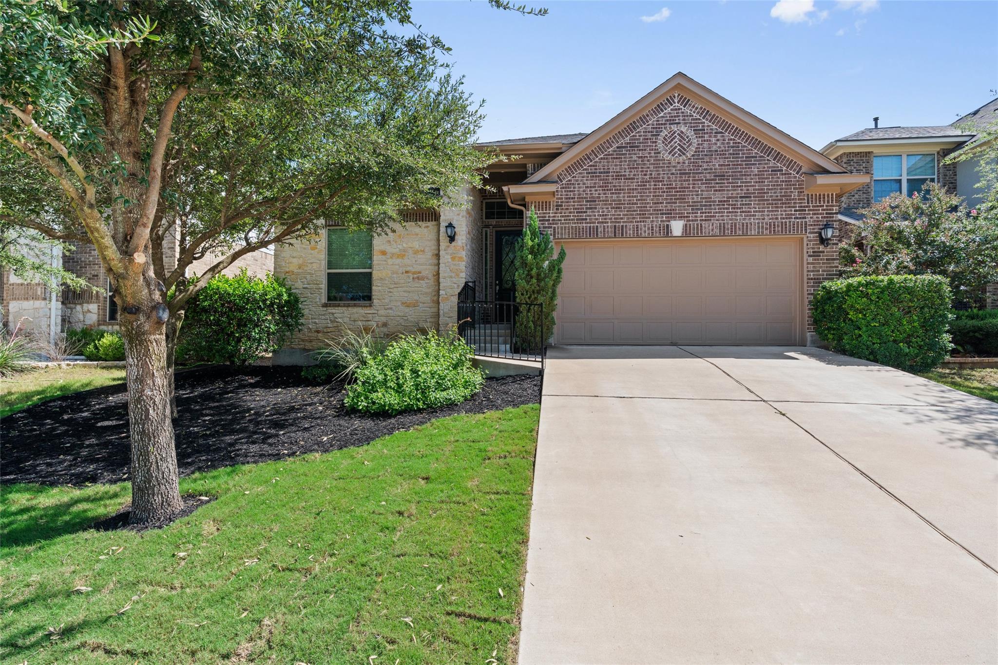 2840 Coral Valley Dr Property Photo 1