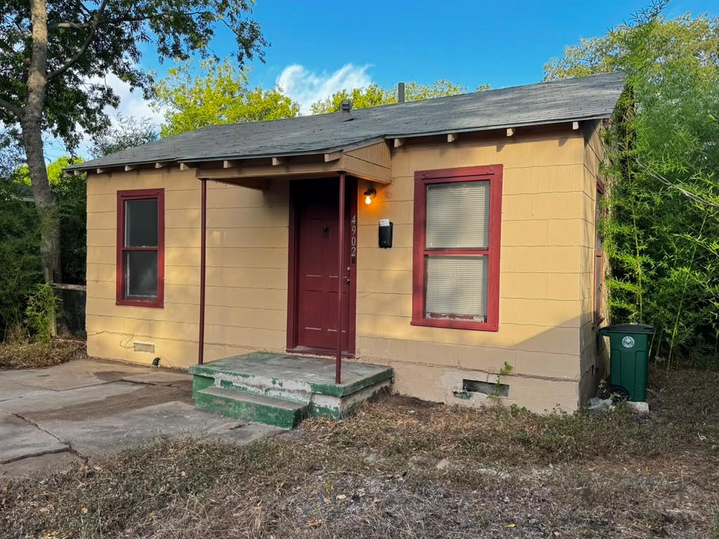 4902 Caswell Ave #b Property Photo 1