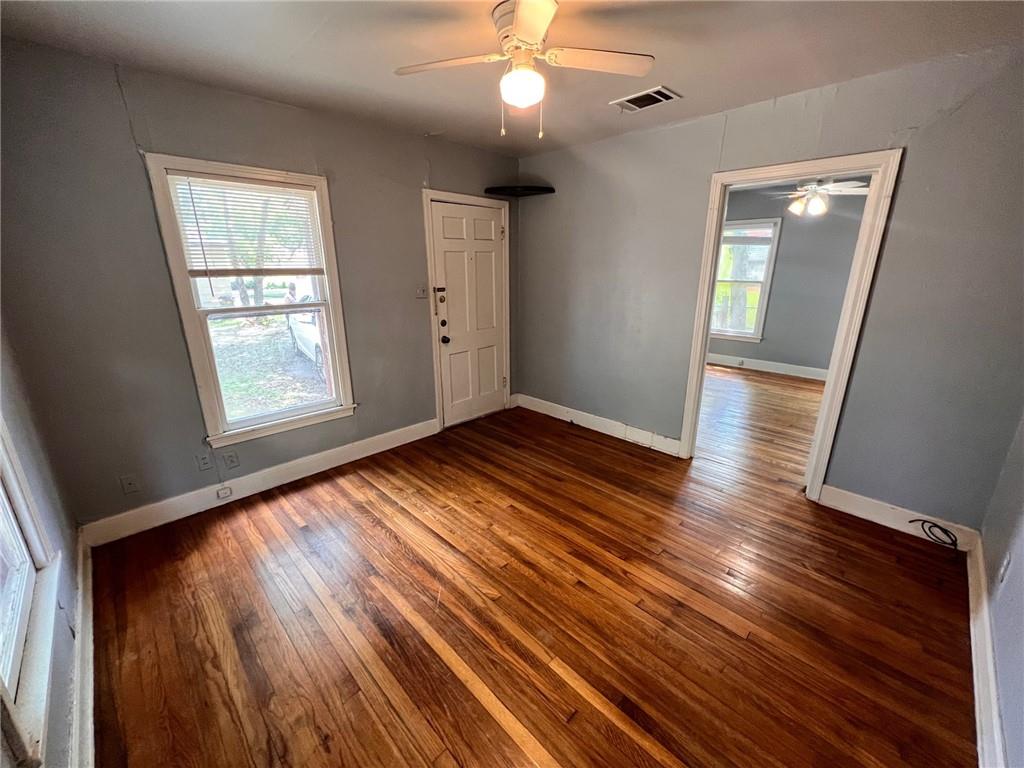 4902 Caswell Ave #b Property Photo 3