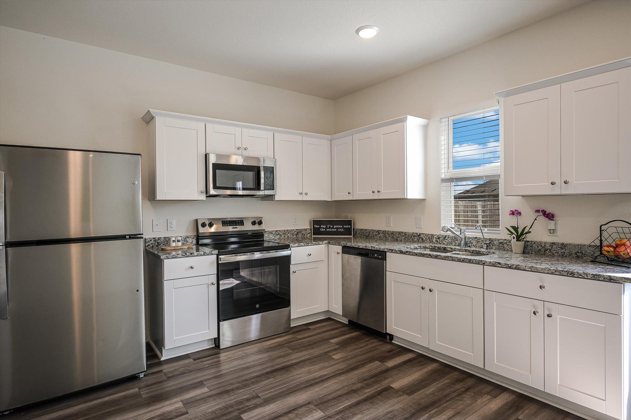 18213 Stellers Sea St Property Photo 4