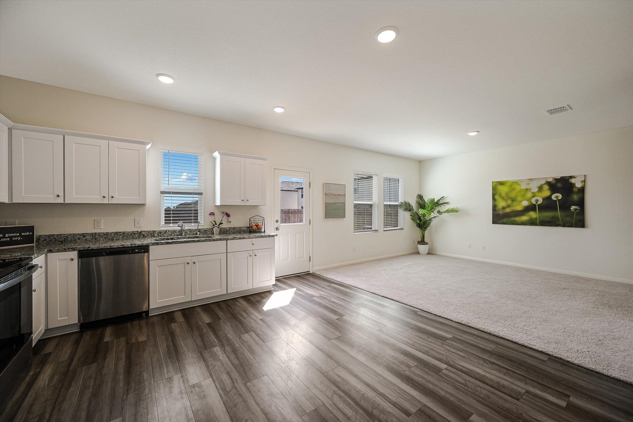 18213 Stellers Sea St Property Photo 5
