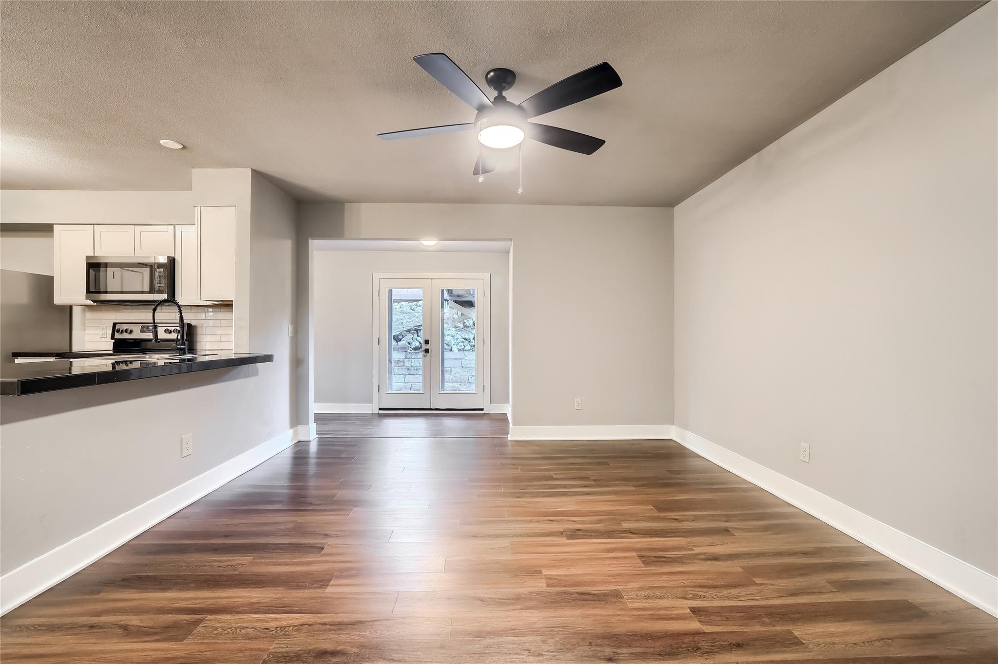 5909 Lago Vista Way D None #d Property Photo 10