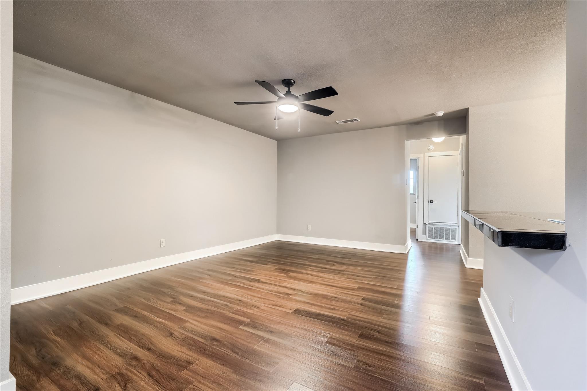 5909 Lago Vista Way D None #d Property Photo 12