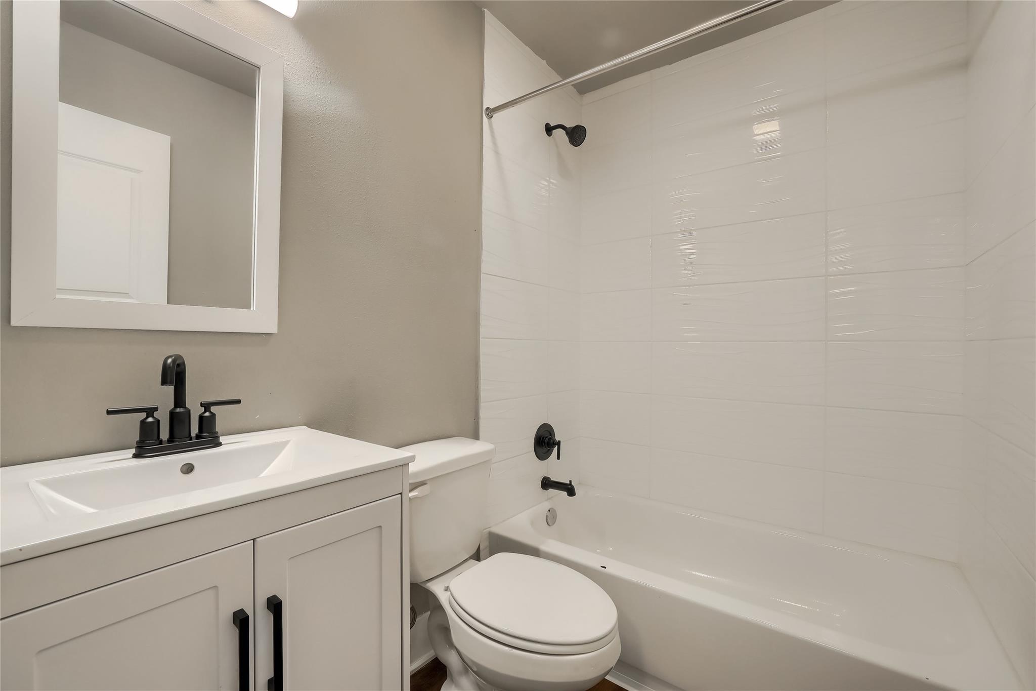 5909 Lago Vista Way D None #d Property Photo 22