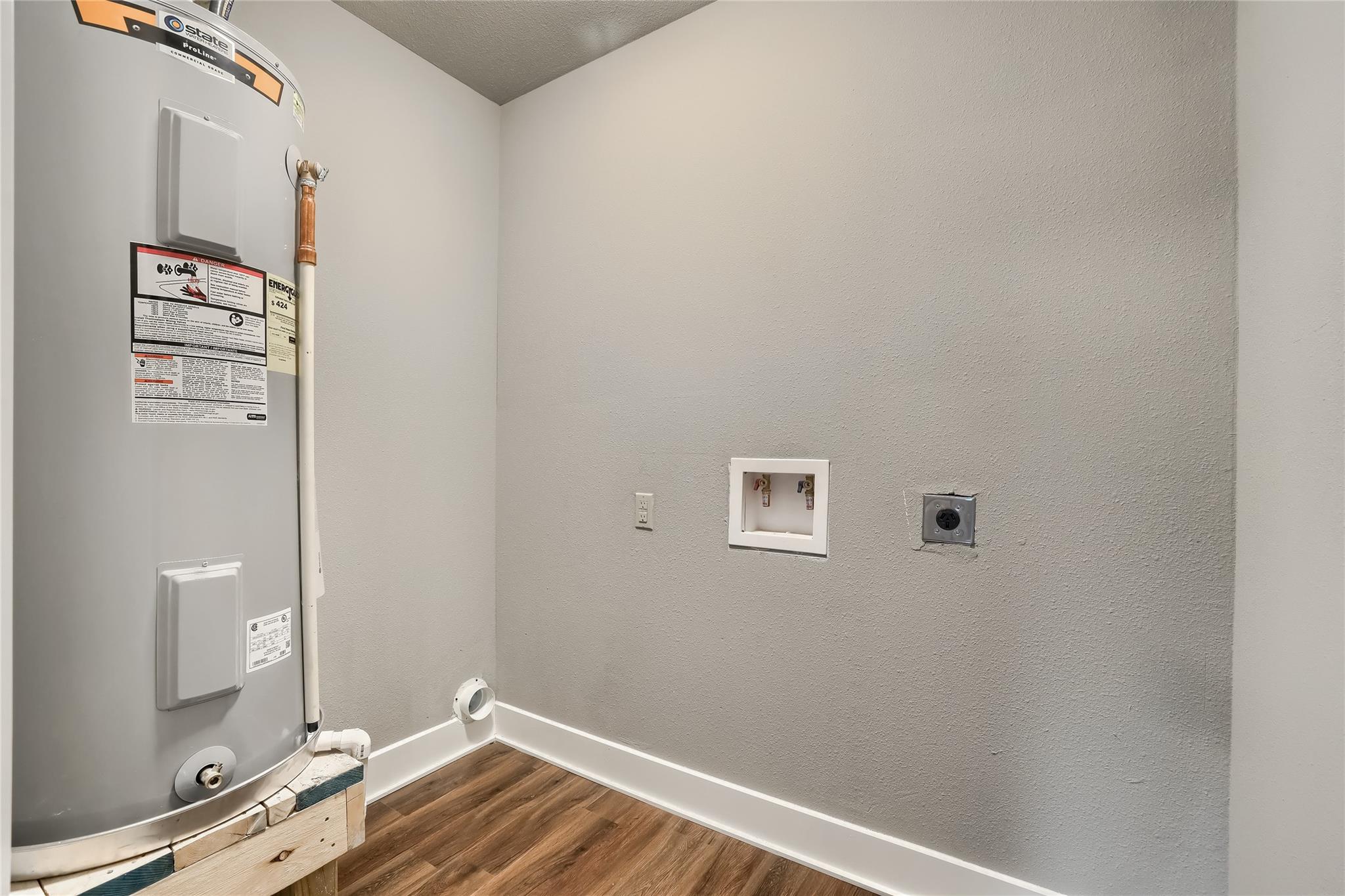5909 Lago Vista Way D None #d Property Photo 24