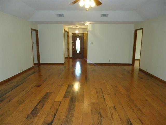 9903 Grand Oak Dr Property Photo 7