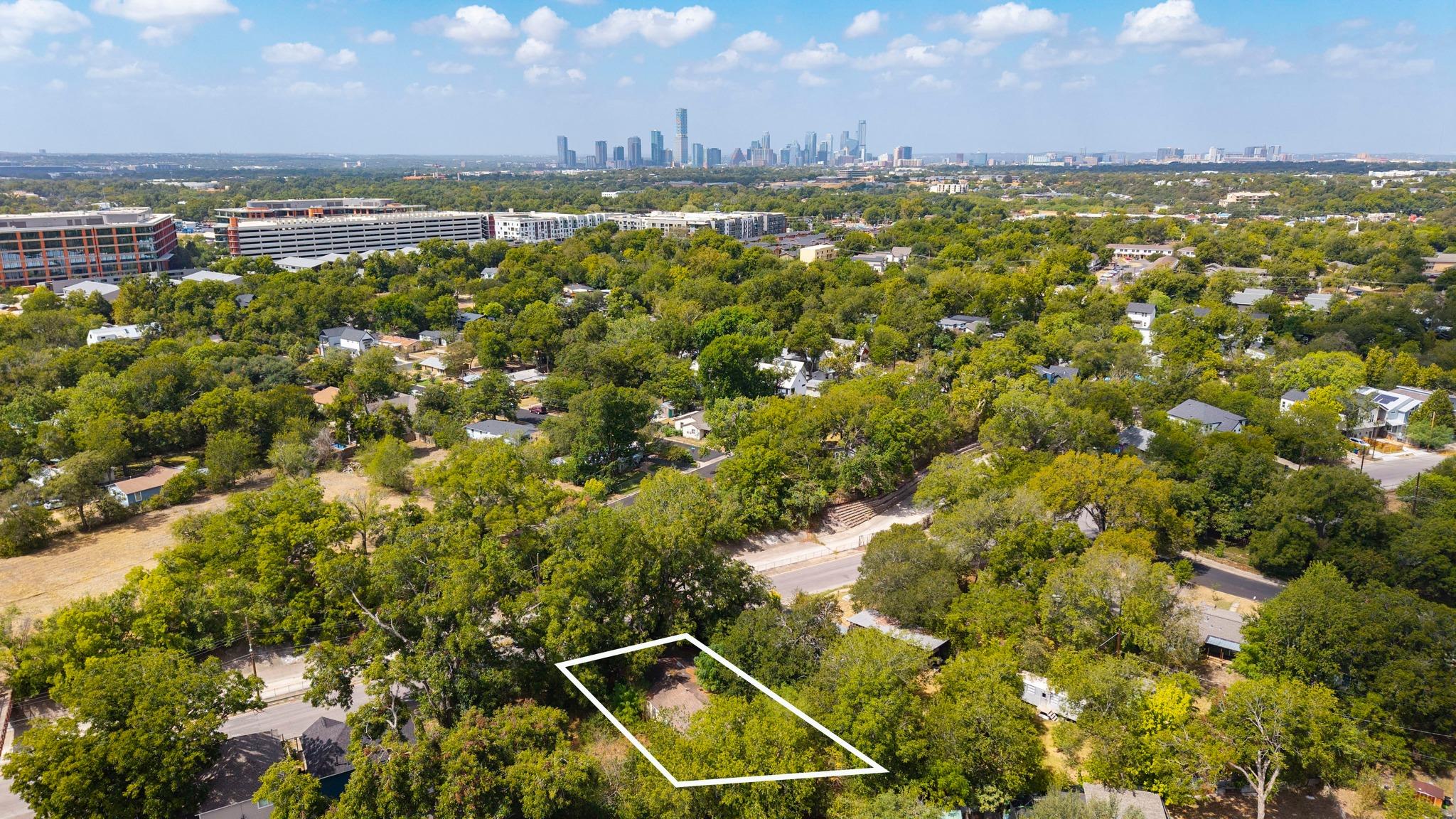 4908 Sara Dr Property Photo 1