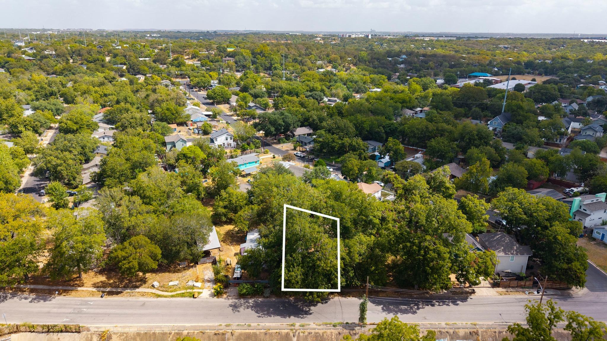4908 Sara Dr Property Photo 3