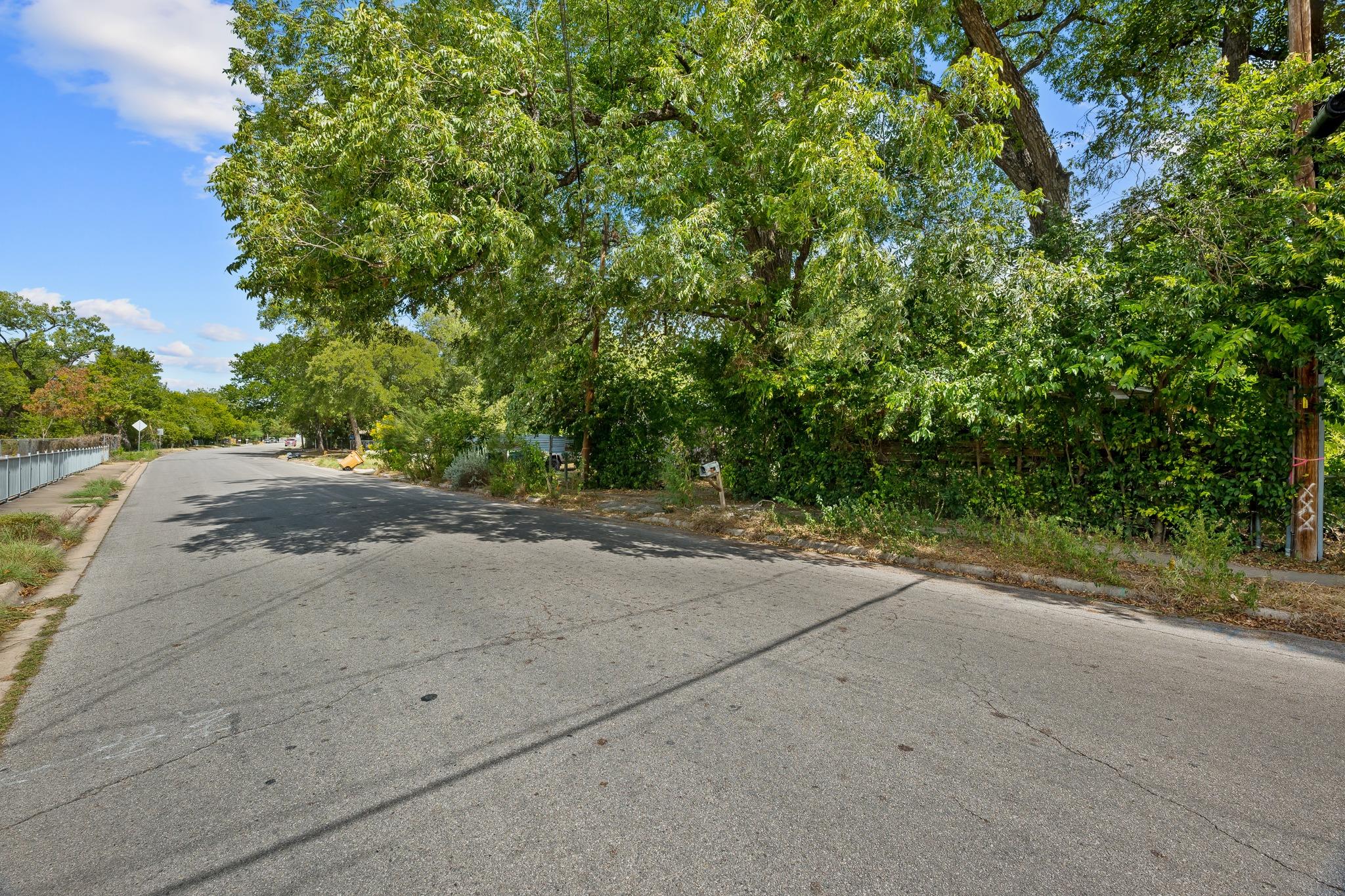 4908 Sara Dr Property Photo 6