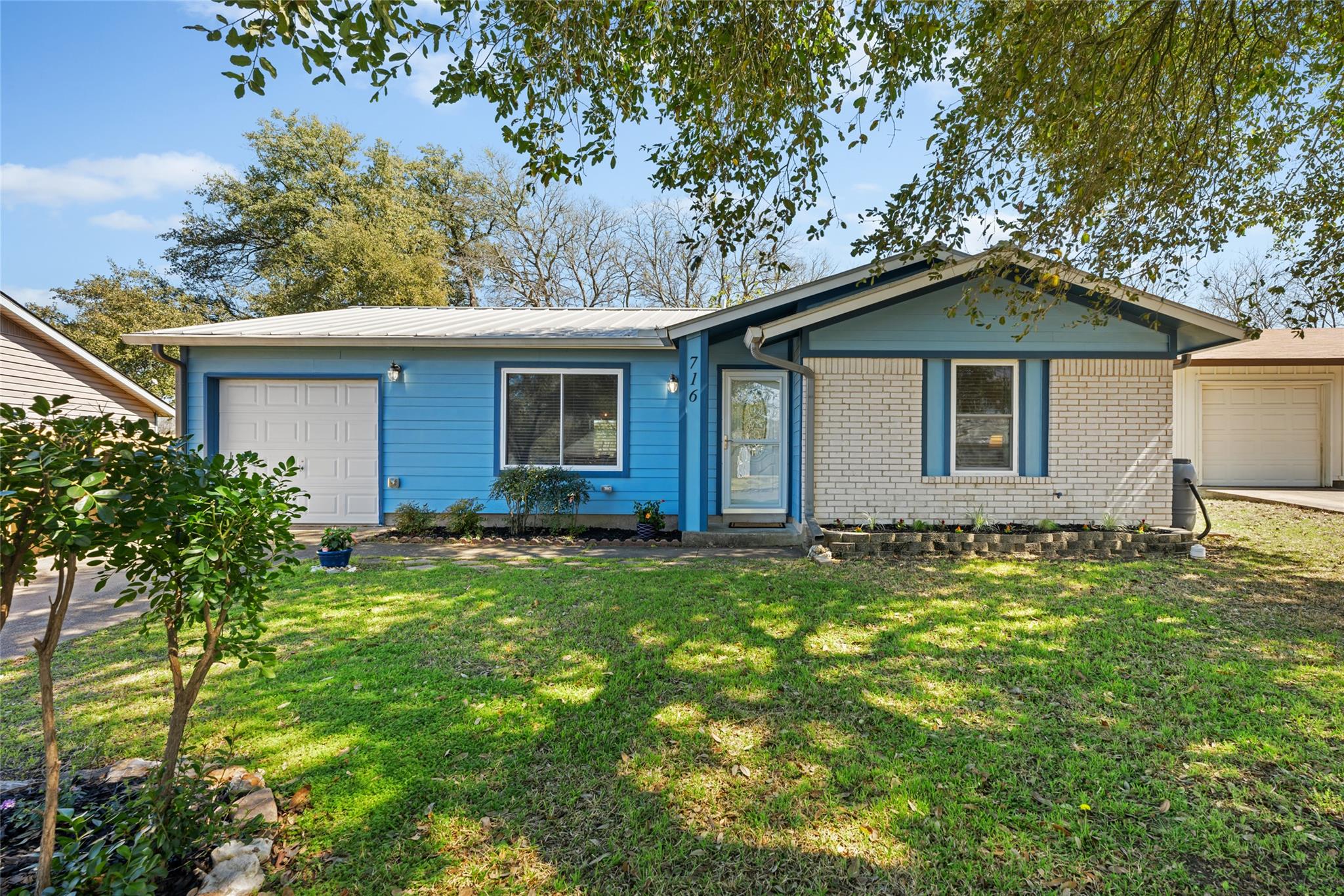 716 Wales Way Property Photo