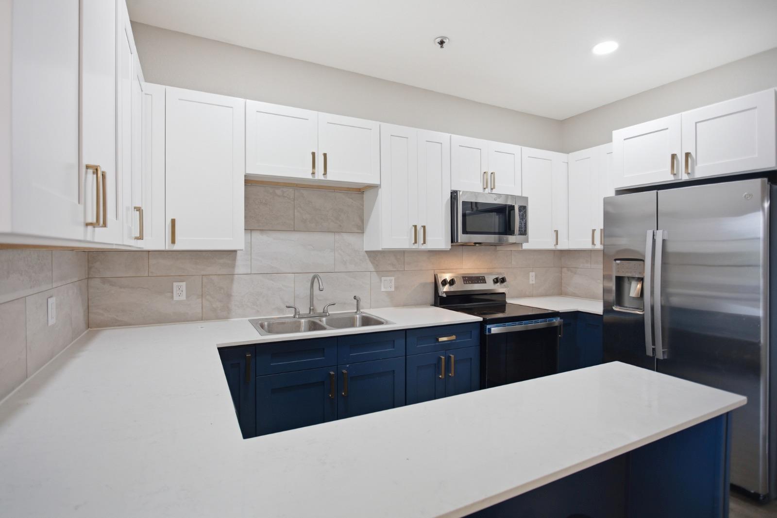 611 Carpenter Ave #201 Property Photo 5