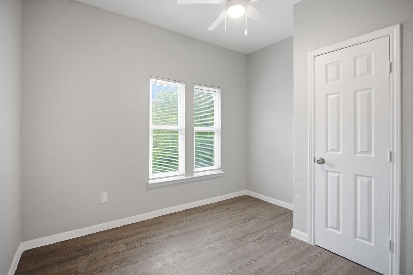611 Carpenter Ave #201 Property Photo 8
