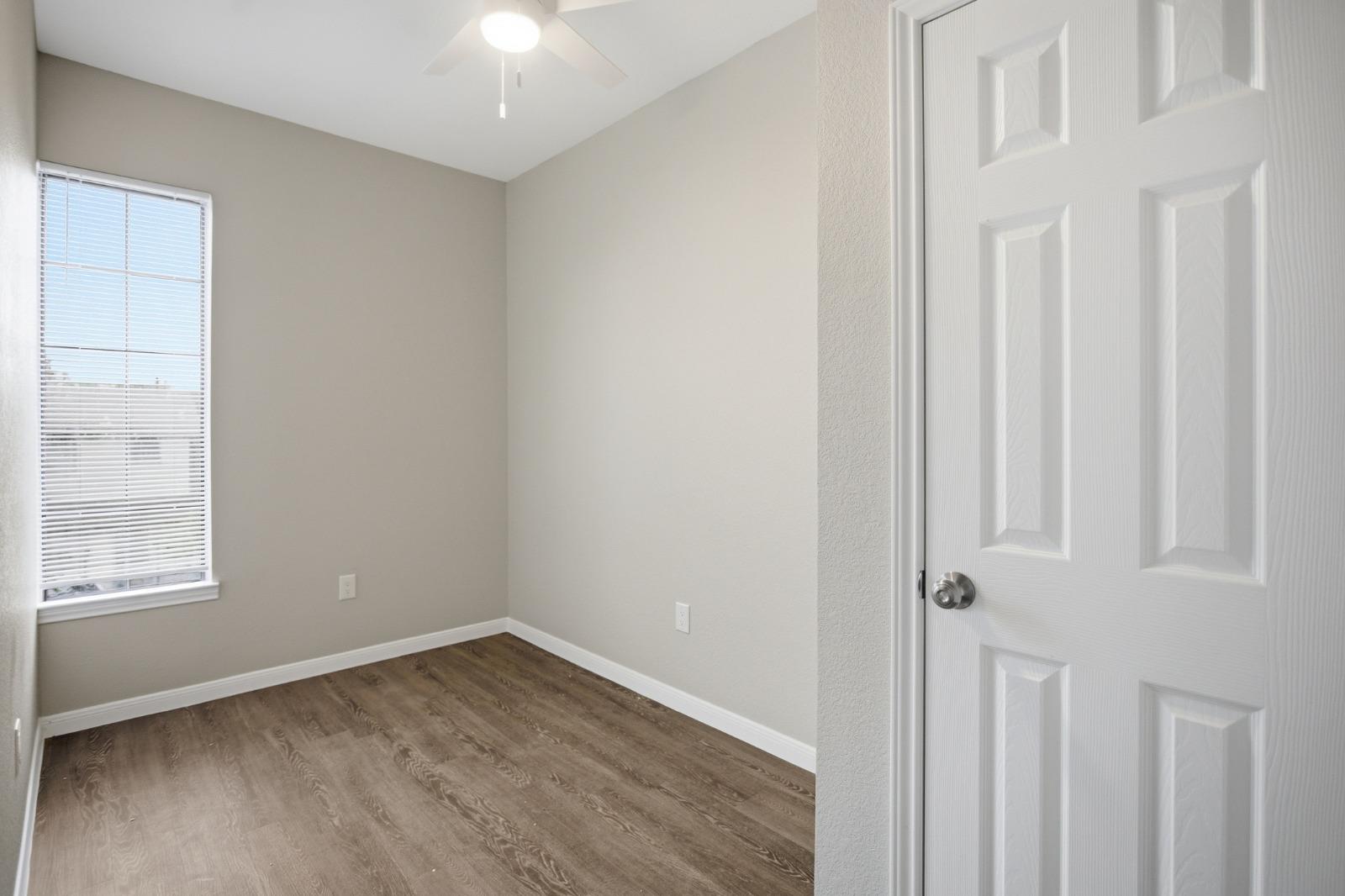 611 Carpenter Ave #201 Property Photo 9