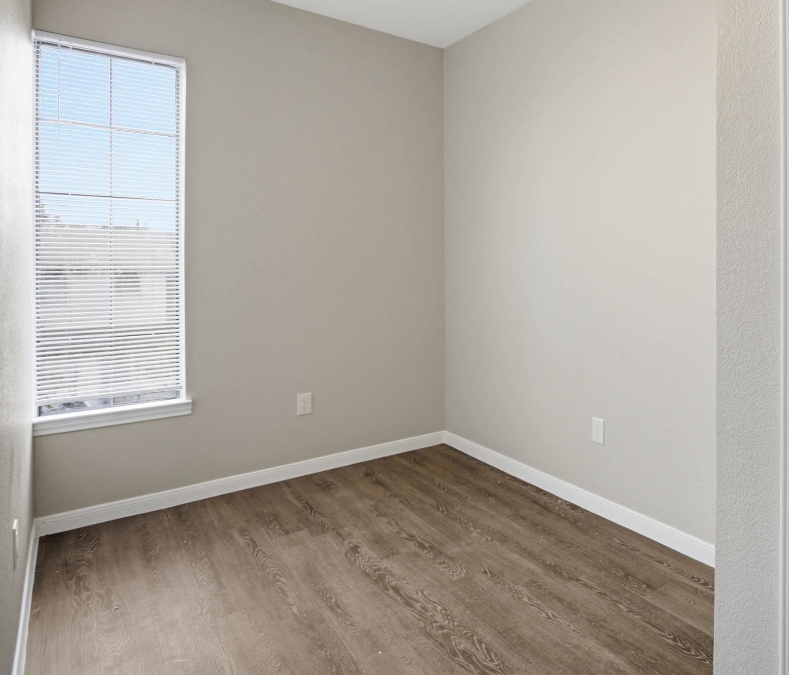 611 Carpenter Ave #201 Property Photo 10