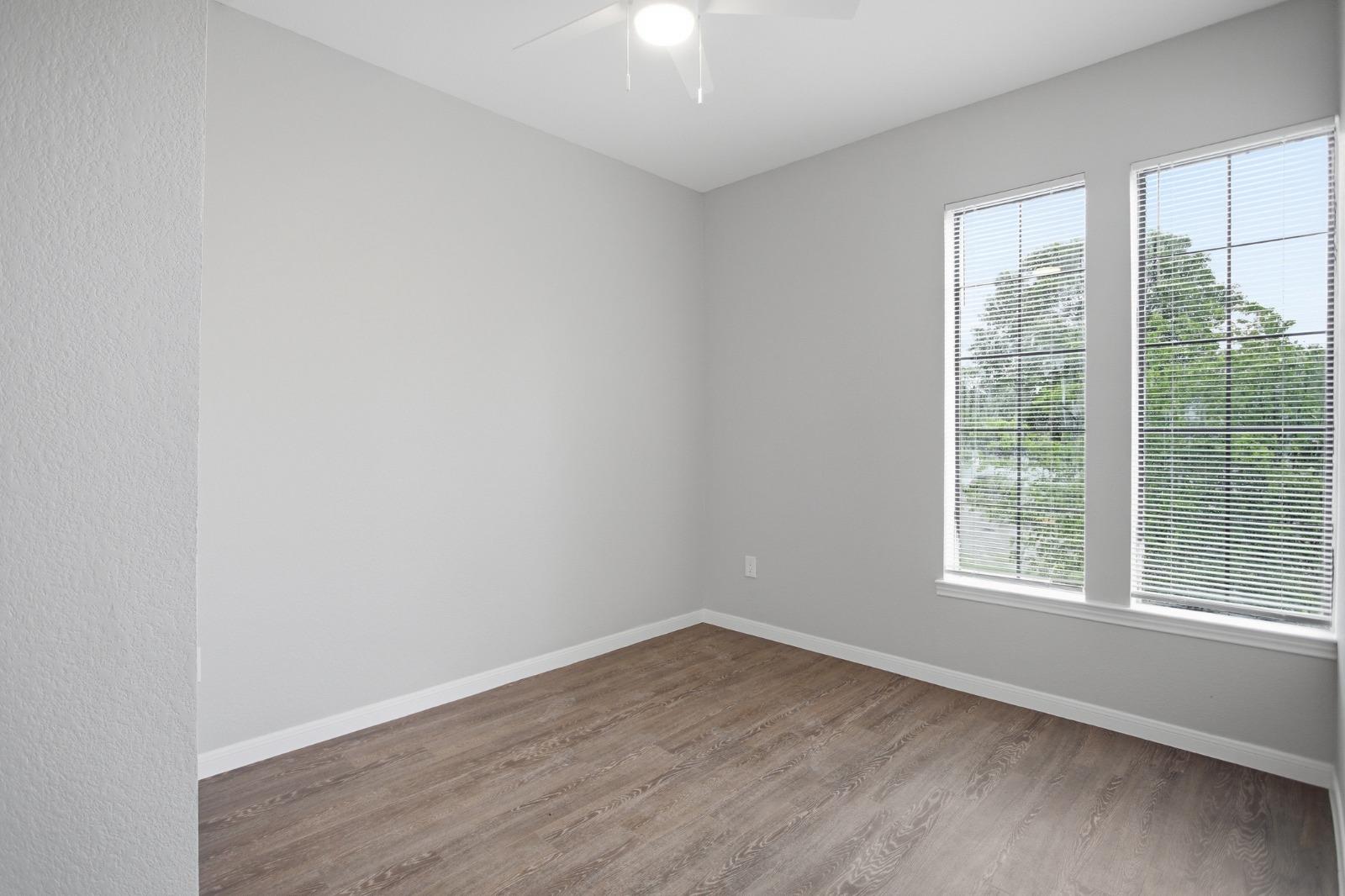 611 Carpenter Ave #201 Property Photo 12