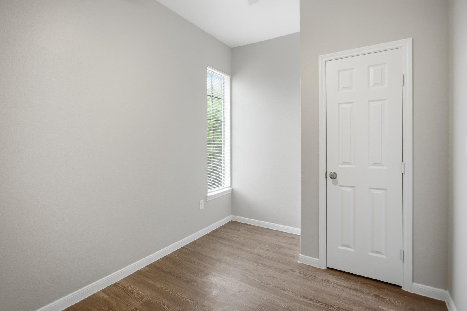611 Carpenter Ave #201 Property Photo 13