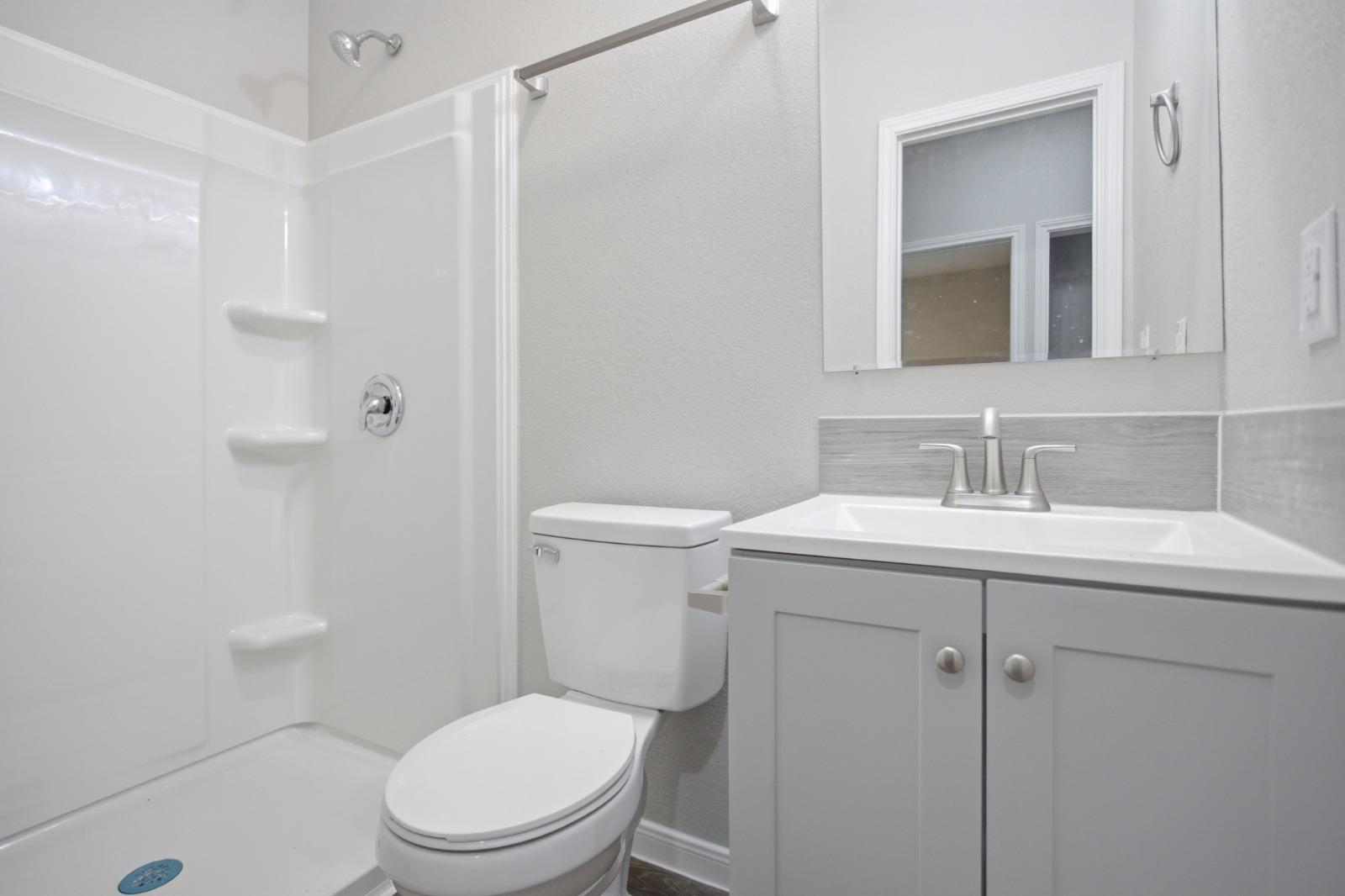 611 Carpenter Ave #201 Property Photo 14
