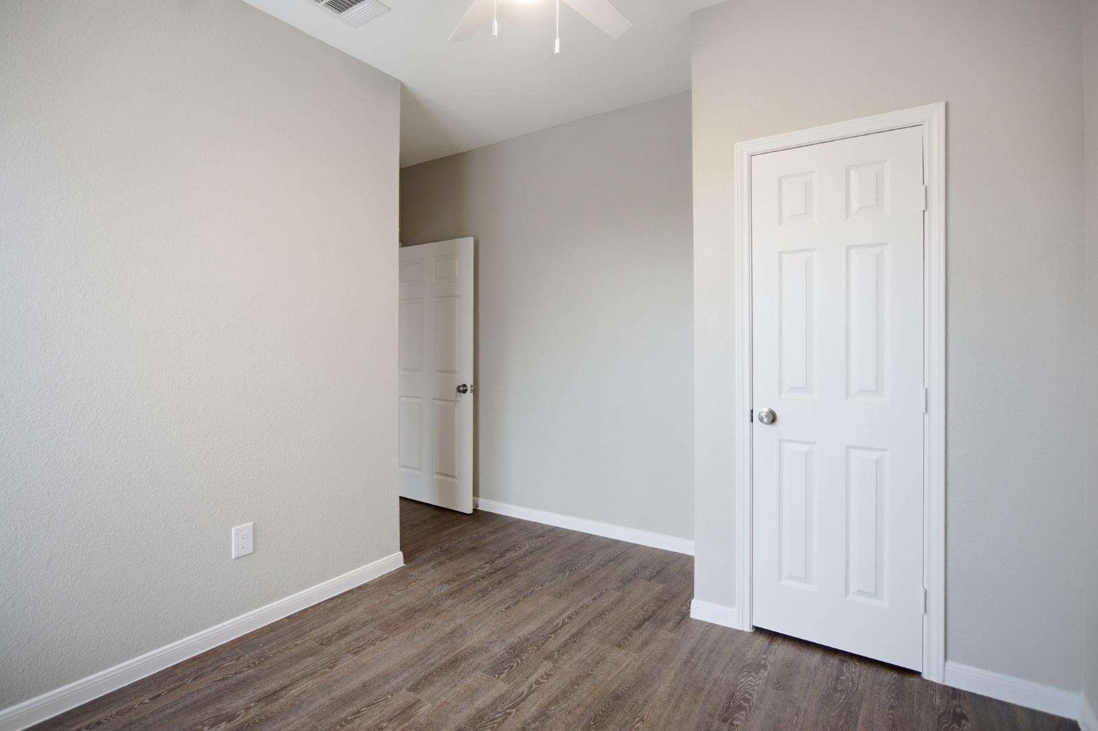611 Carpenter Ave #201 Property Photo 15