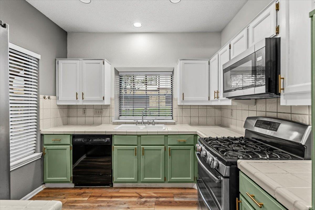 10819 Crown Colony Dr #27 Property Photo 6