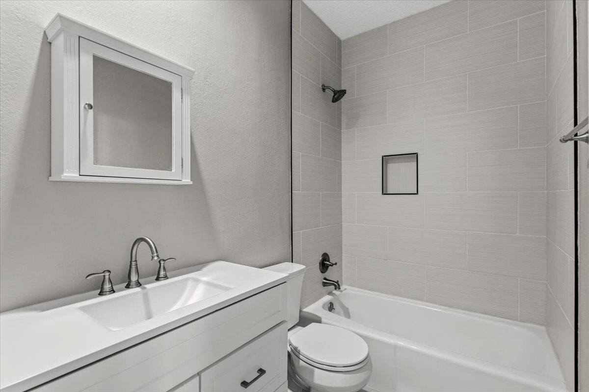 10819 Crown Colony Dr #27 Property Photo 17