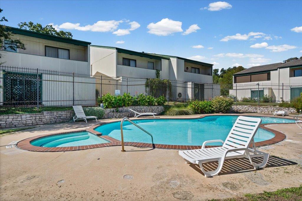 6718 Silvermine Dr #1204 Property Photo 18