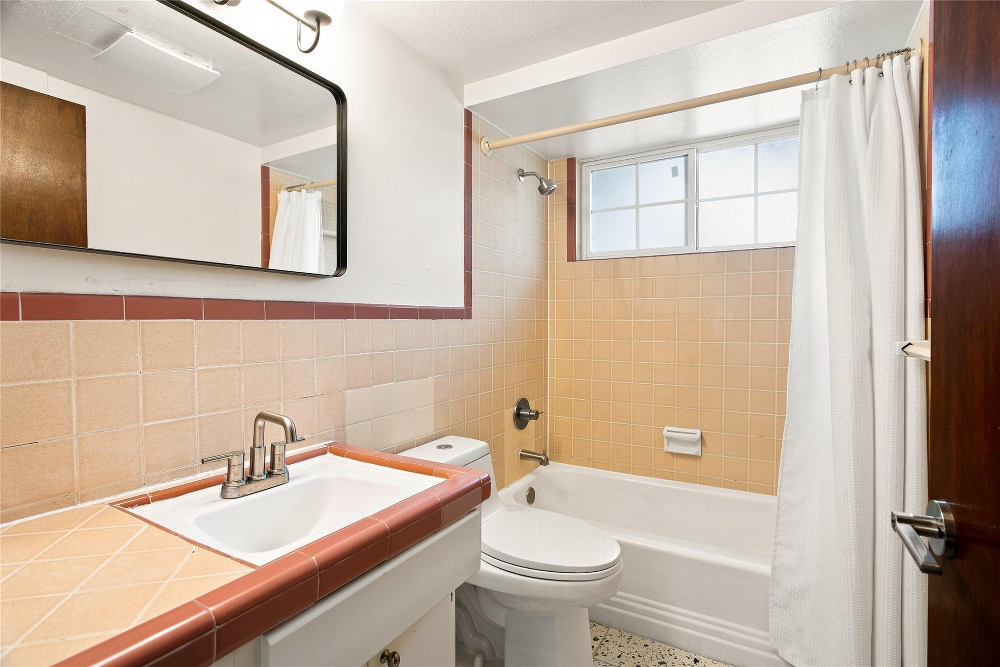 4606 S 2nd St Property Photo 17
