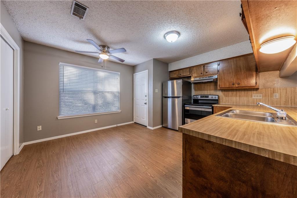 8106 Dunn St St #b Property Photo 7