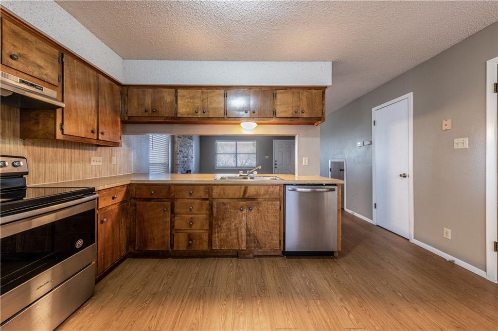 8106 Dunn St St #b Property Photo 10