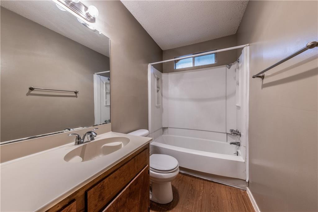 8106 Dunn St St #b Property Photo 18