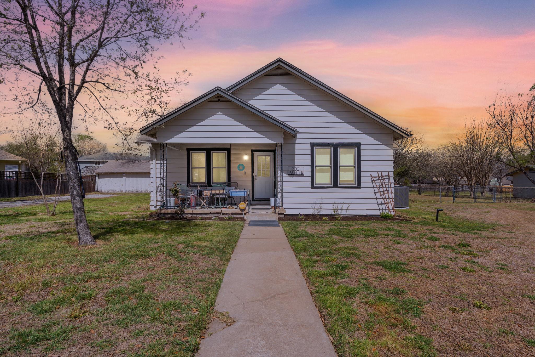 302 W Wilbarger St Property Photo