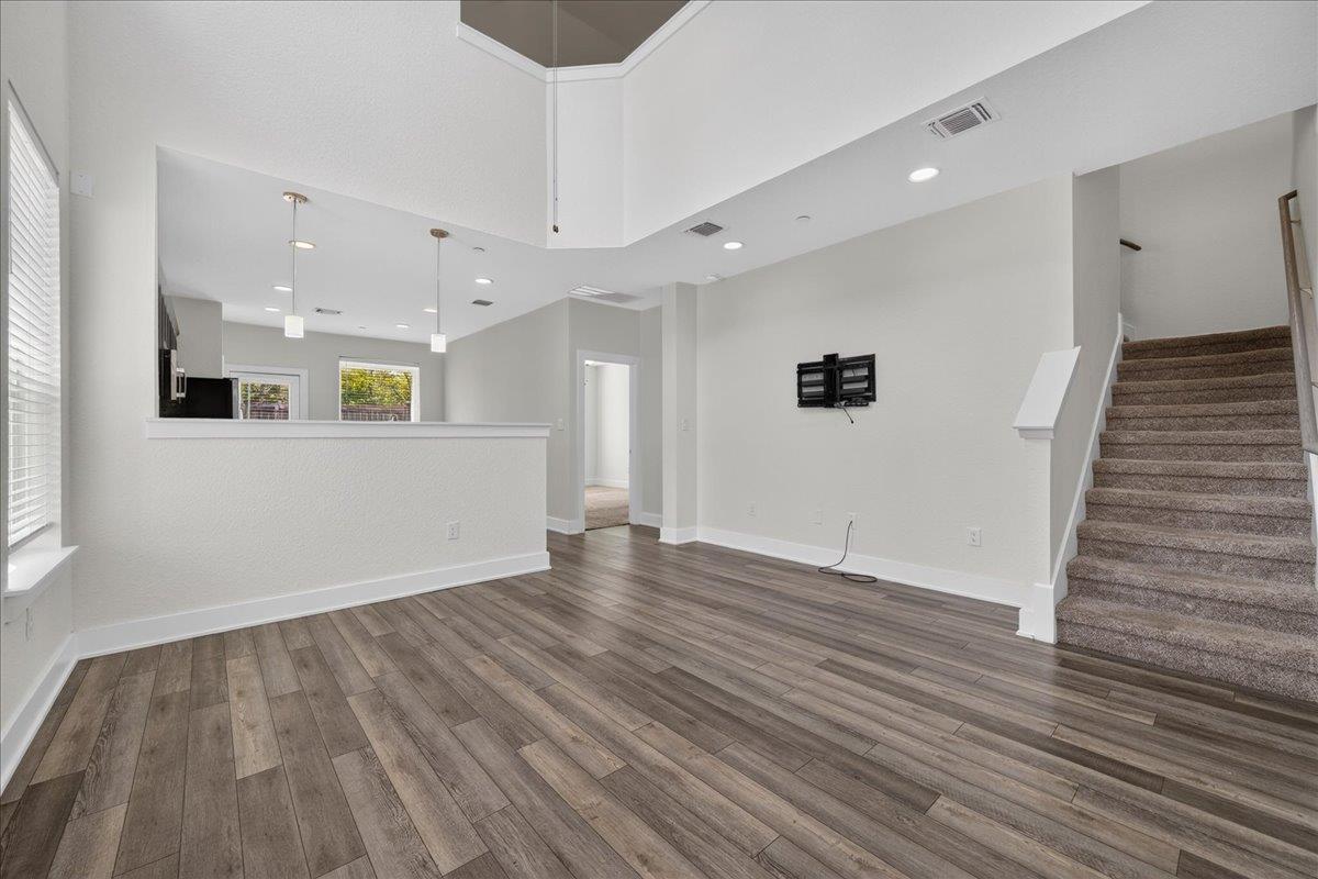 11308 Gadsen Ln Property Photo 3