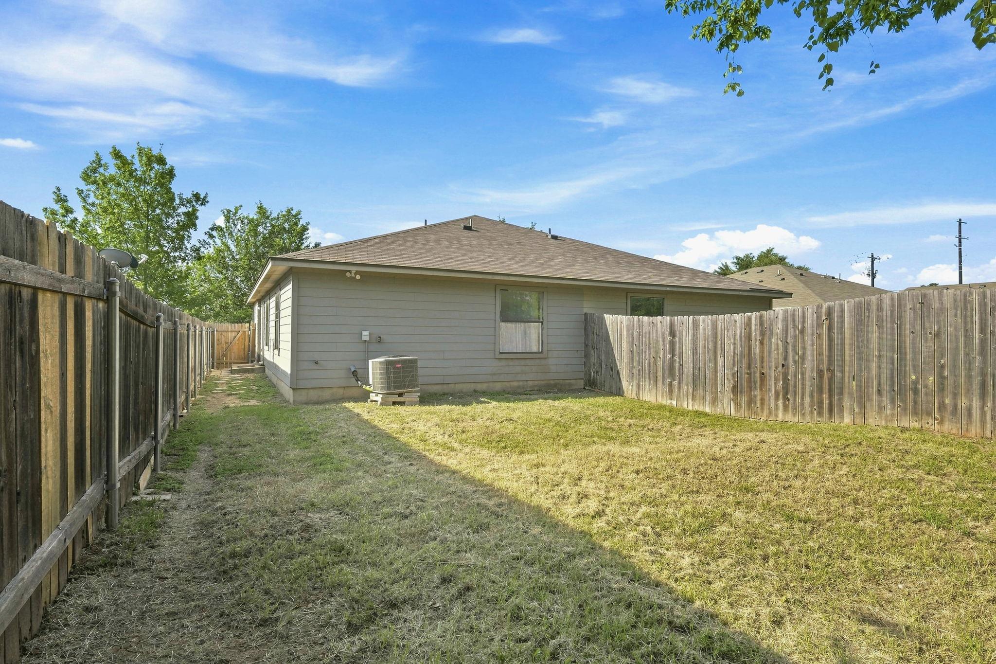 1017 Drovers Cv Property Photo 13