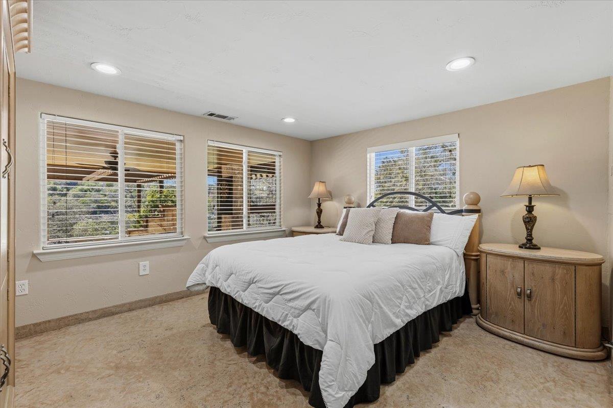 25207 Lake View Dr Property Photo 18
