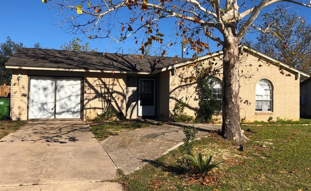 1404 Meadows Dr Property Photo