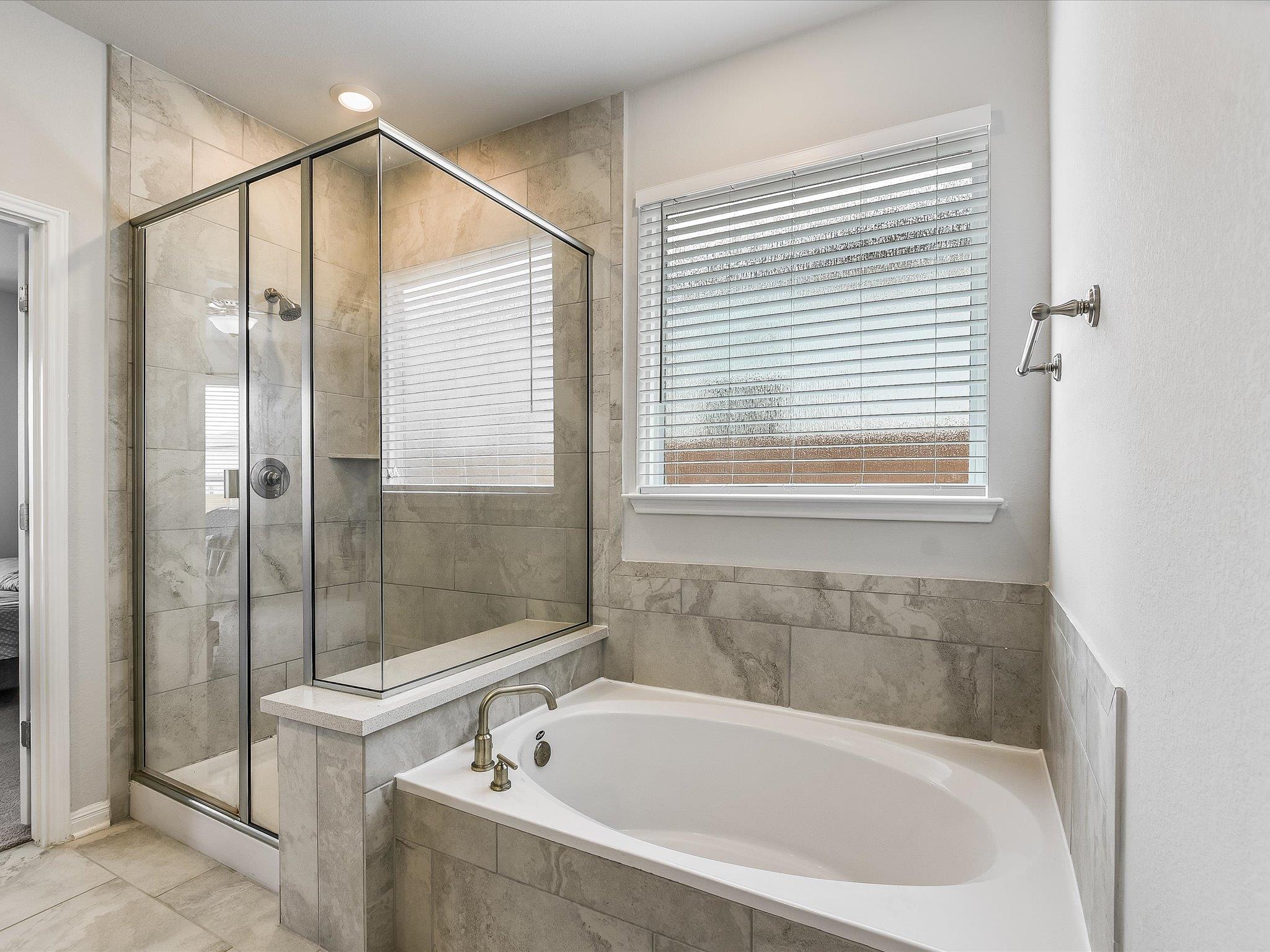 512 Voyage Trce Property Photo 14