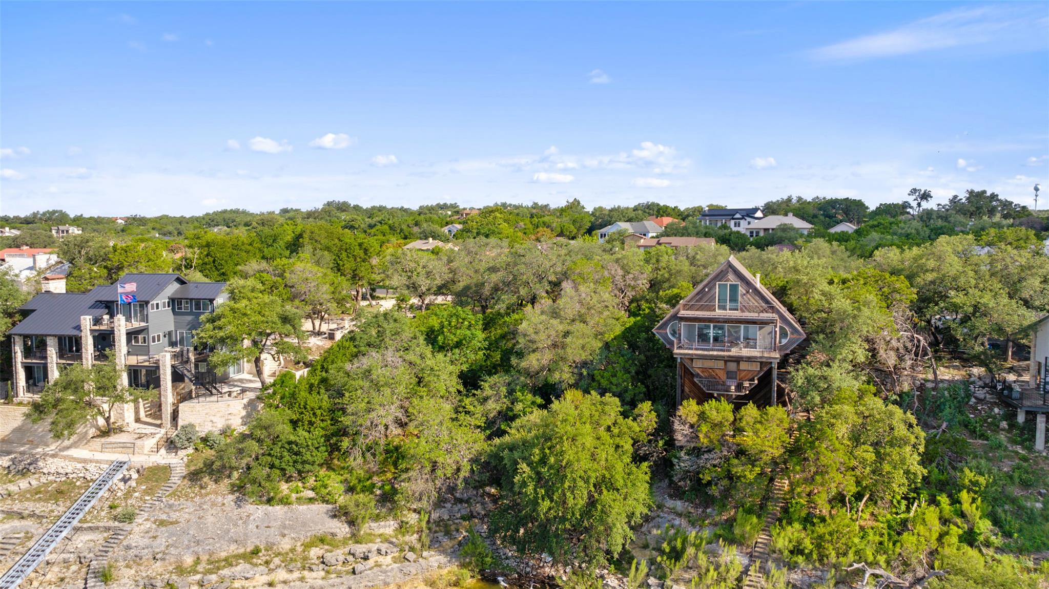 18401 Lakepoint Cir Property Photo 12