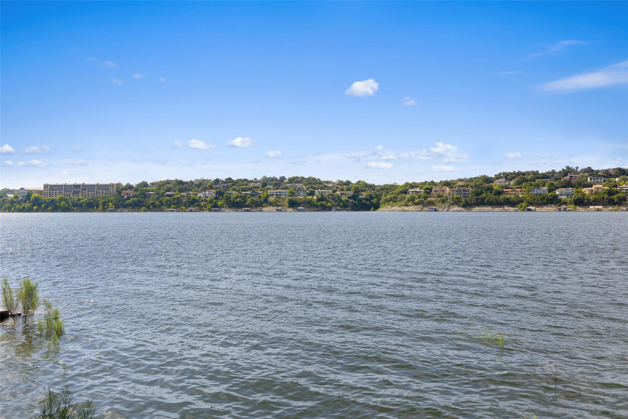 18401 Lakepoint Cir Property Photo 14