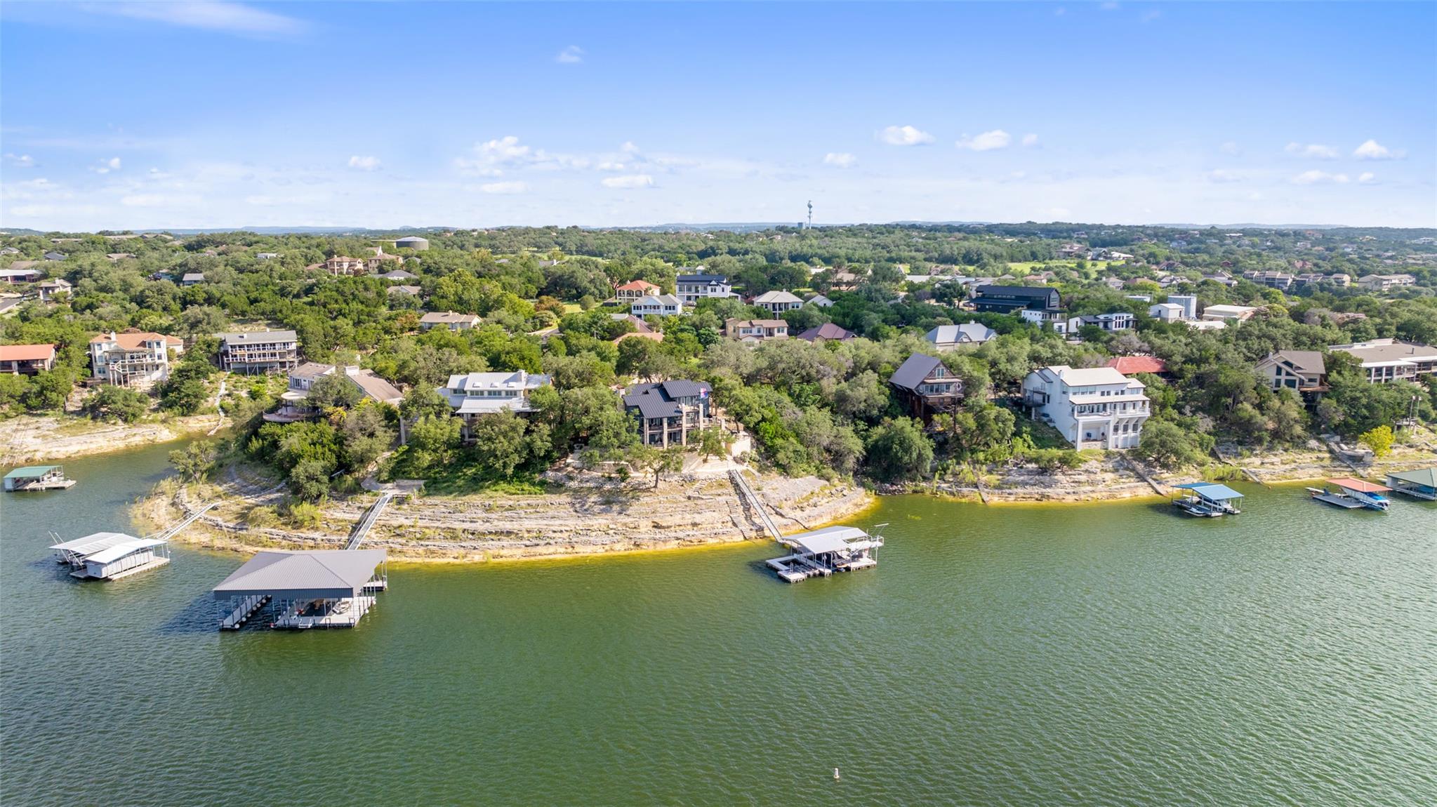 18401 Lakepoint Cir Property Photo 16